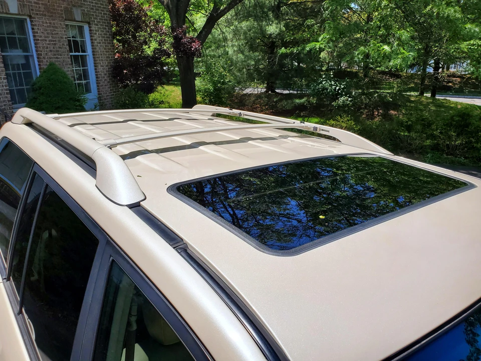 2005 Lexus LX 2nd Gen - Image 21 of 31