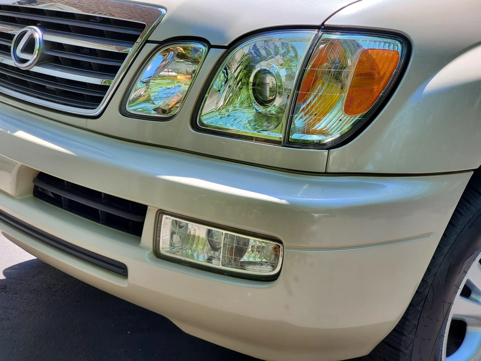 2005 Lexus LX 2nd Gen - Image 13 of 31