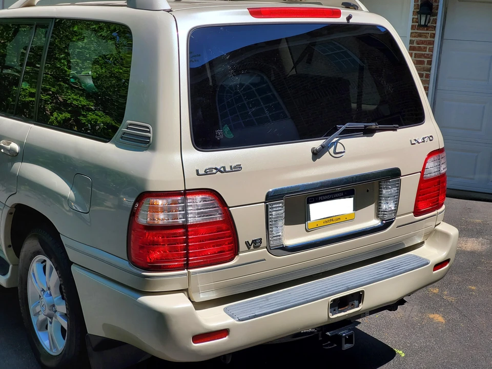 2005 Lexus LX 2nd Gen - Image 9 of 31