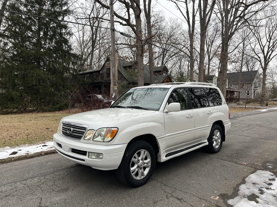 2005 Lexus LX 2nd Gen - Image 9 of 31