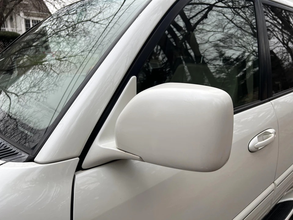 2005 Lexus LX 2nd Gen - Image 25 of 31