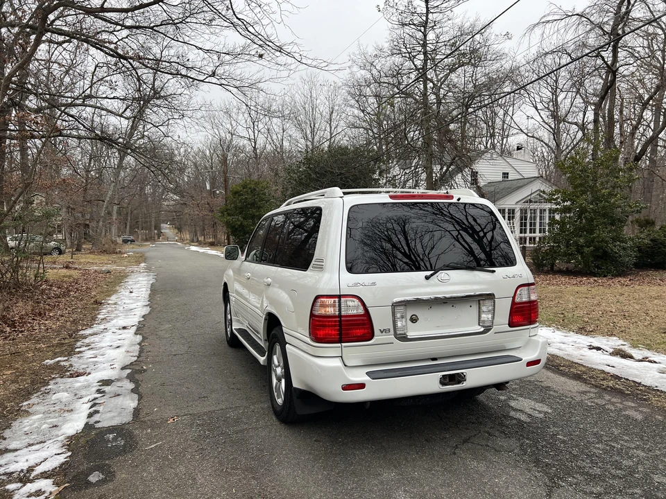 2005 Lexus LX 2nd Gen - Image 14 of 31