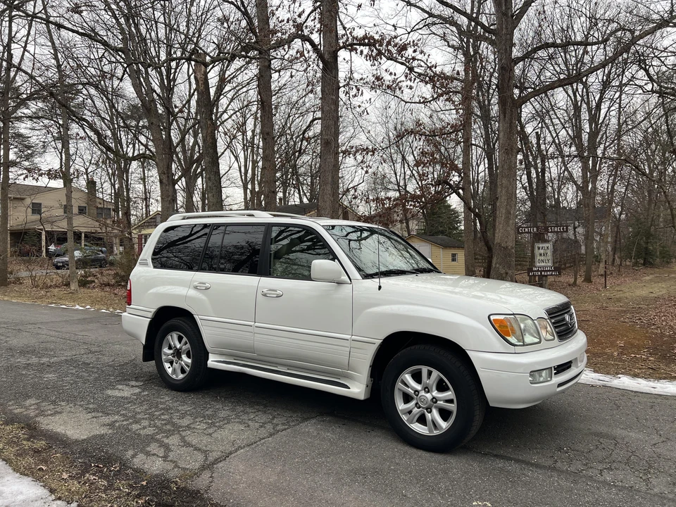 2005 Lexus LX 2nd Gen - Image 20 of 31