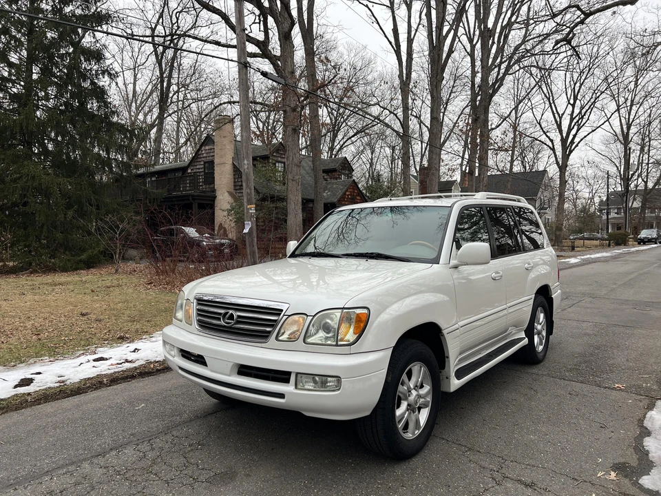 2005 Lexus LX 2nd Gen - Image 8 of 31