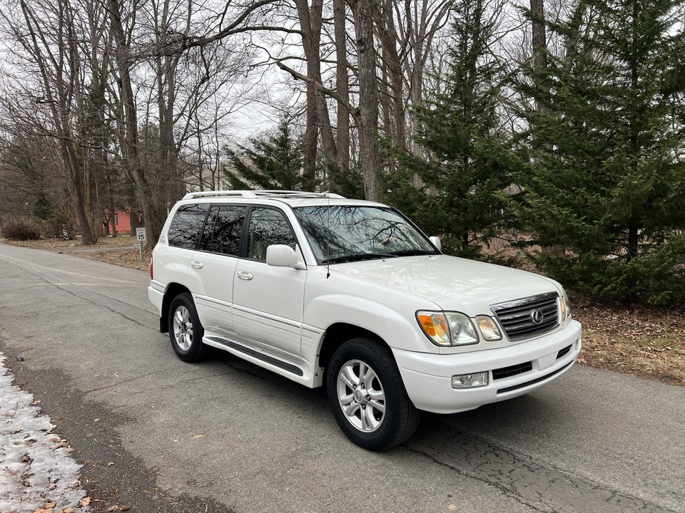 2005 Lexus LX 2nd Gen - Image 21 of 31