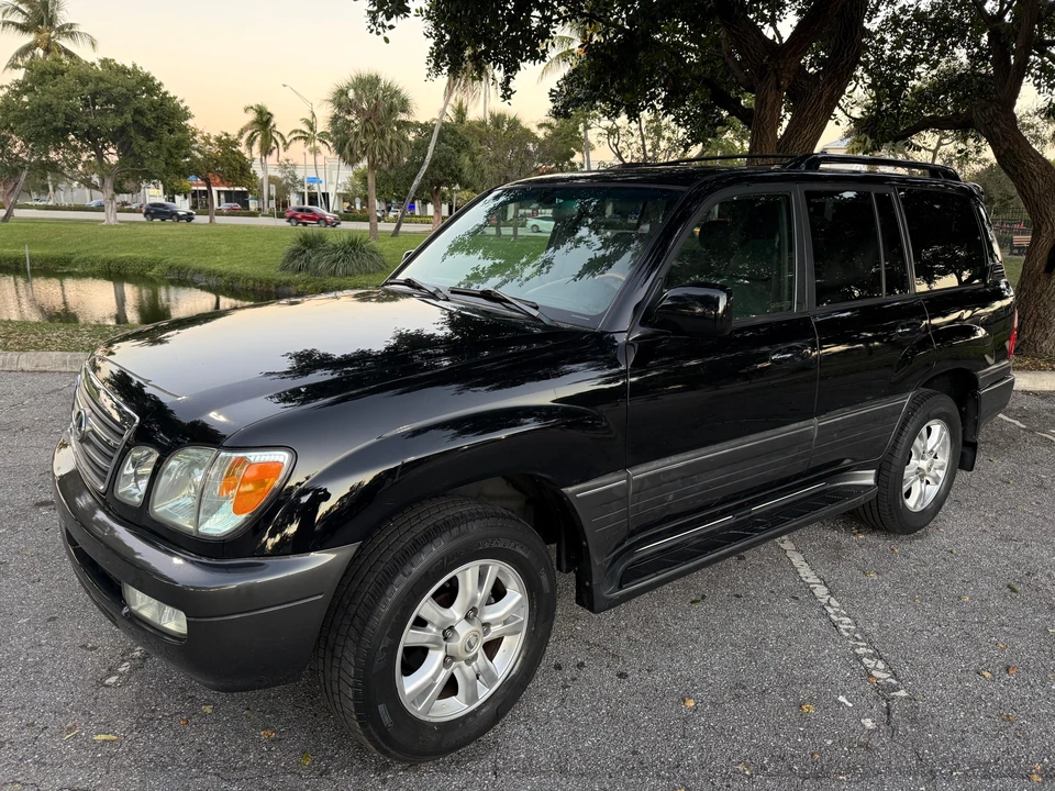 2005 Lexus LX 2nd Gen - Image 13 of 31