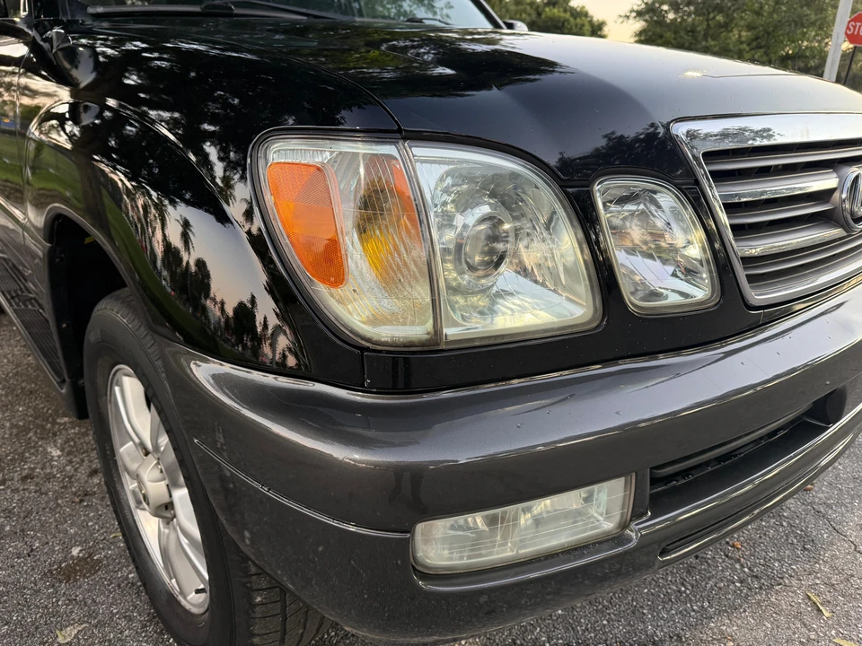 2005 Lexus LX 2nd Gen - Image 25 of 31