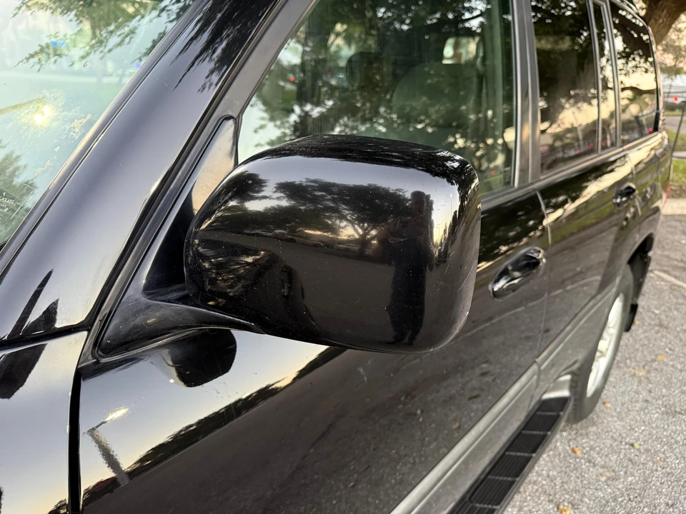 2005 Lexus LX 2nd Gen - Image 29 of 31