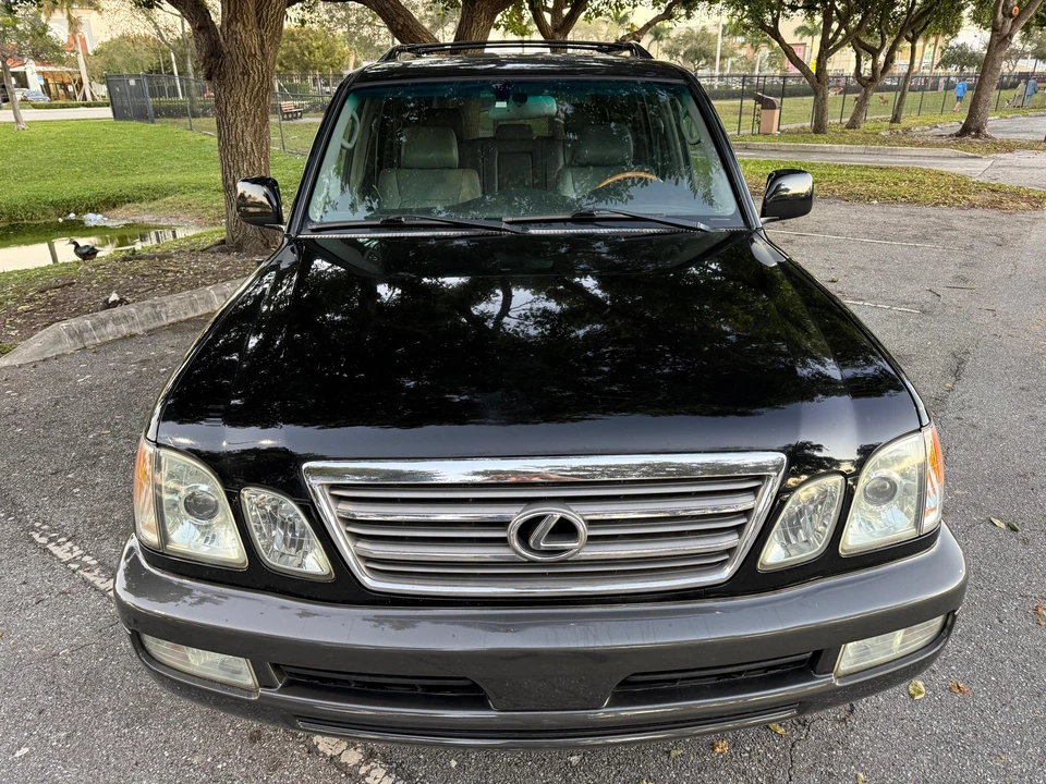2005 Lexus LX 2nd Gen - Image 8 of 31