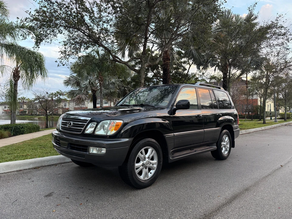2005 Lexus LX 2nd Gen - Image 9 of 31