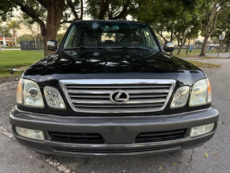 2005 Lexus LX 2nd Gen - Image 7 of 31