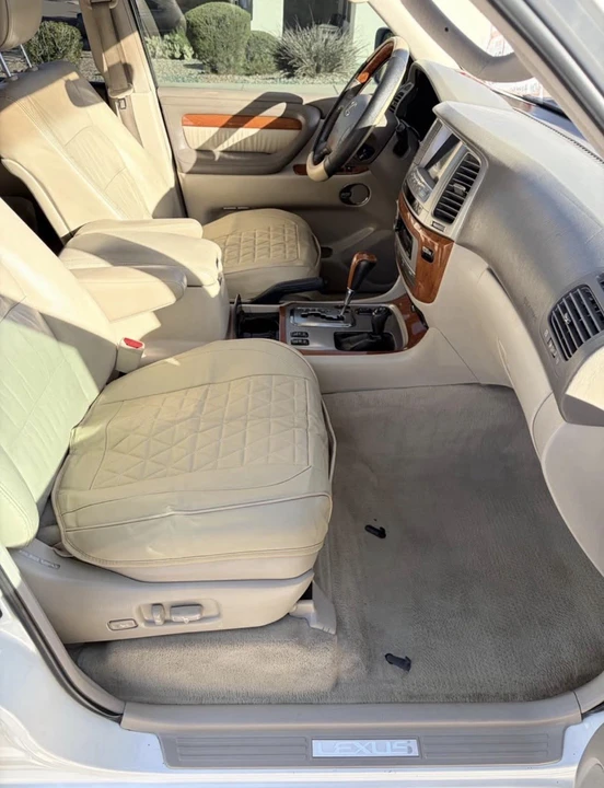 2005 Lexus LX 2nd Gen - Image 6 of 10