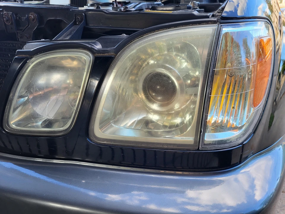 2005 Lexus LX 2nd Gen - Image 16 of 31