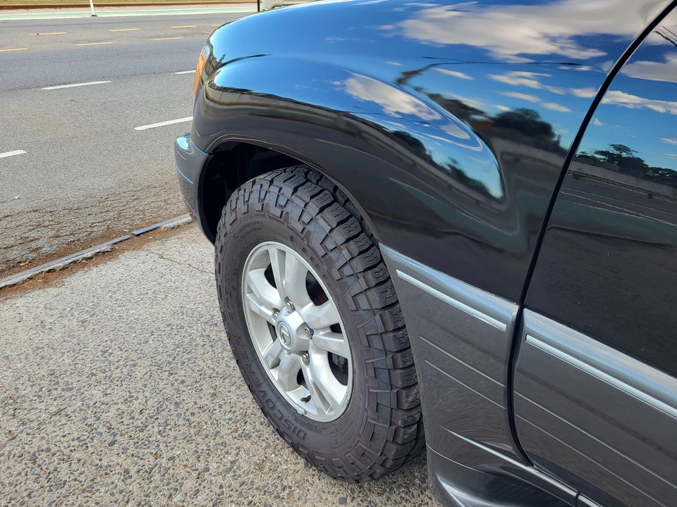 2005 Lexus LX 2nd Gen - Image 20 of 31