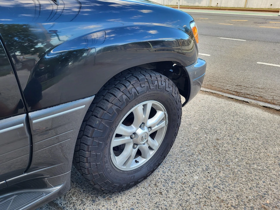 2005 Lexus LX 2nd Gen - Image 31 of 31
