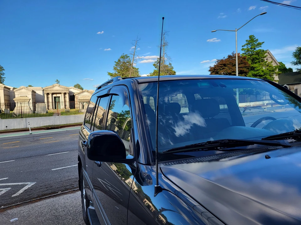 2005 Lexus LX 2nd Gen - Image 30 of 31