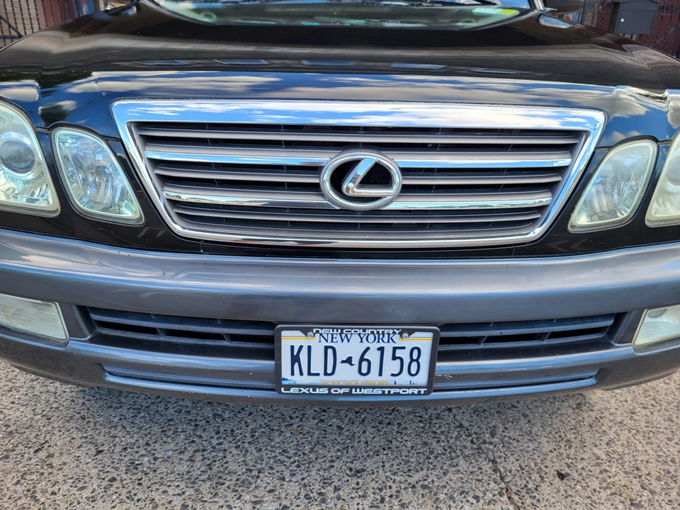 2005 Lexus LX 2nd Gen - Image 13 of 31