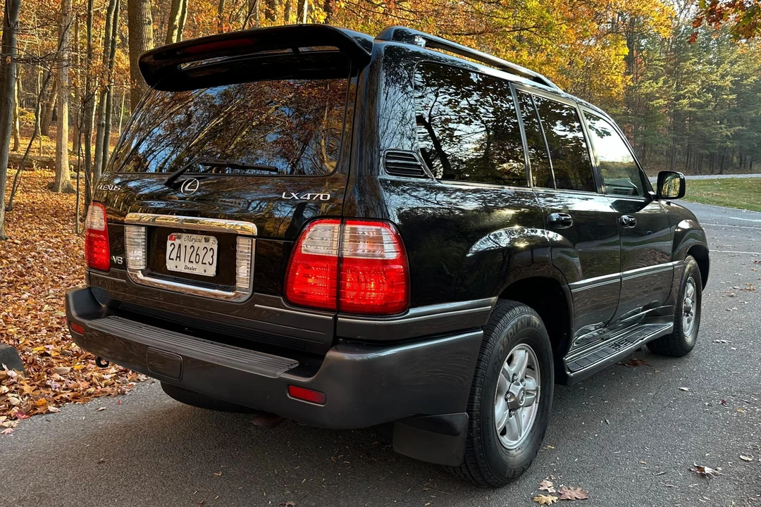 2005 Lexus LX 2nd Gen - Image 26 of 31