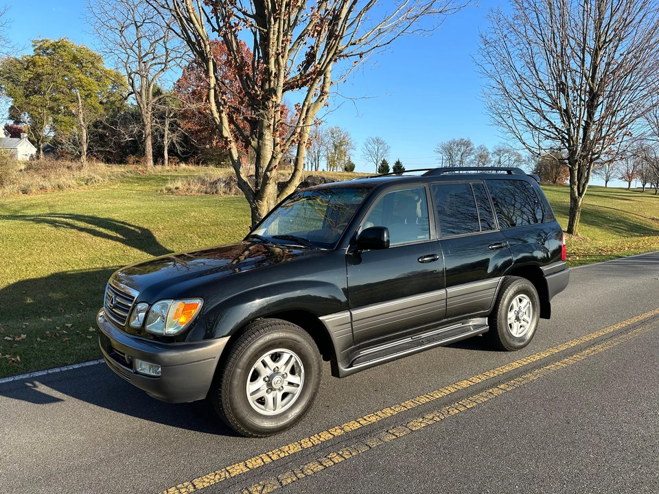 2005 Lexus LX 2nd Gen - Image 12 of 31
