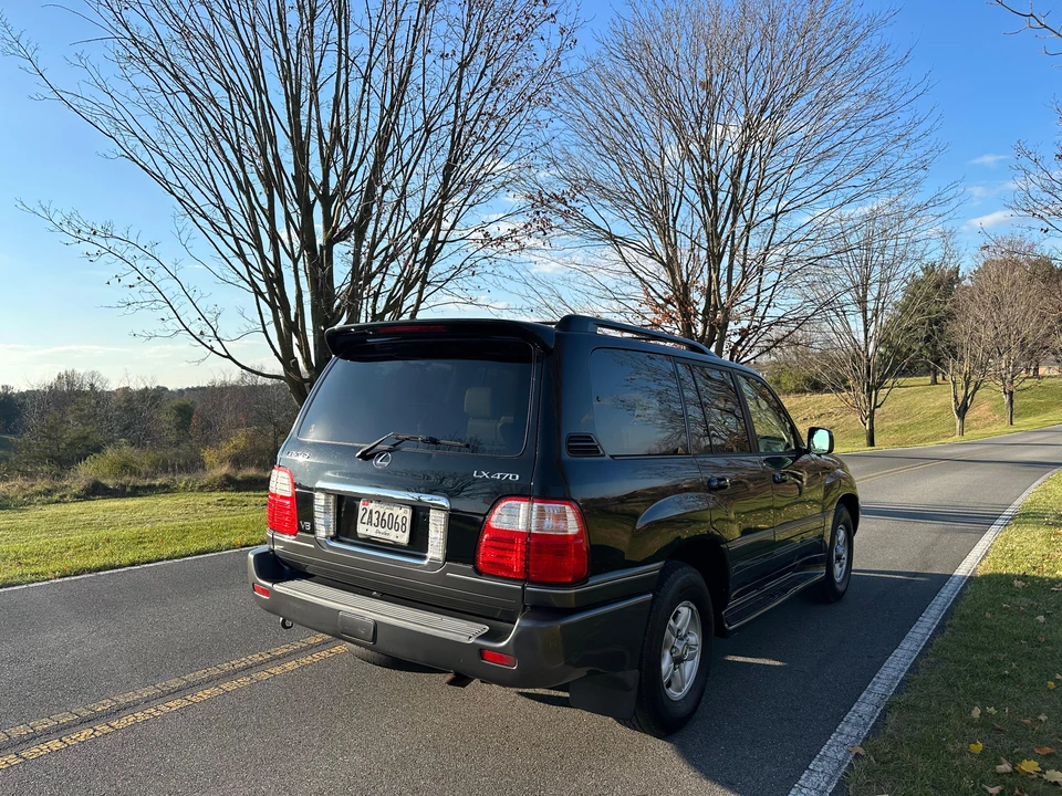 2005 Lexus LX 2nd Gen - Image 24 of 31