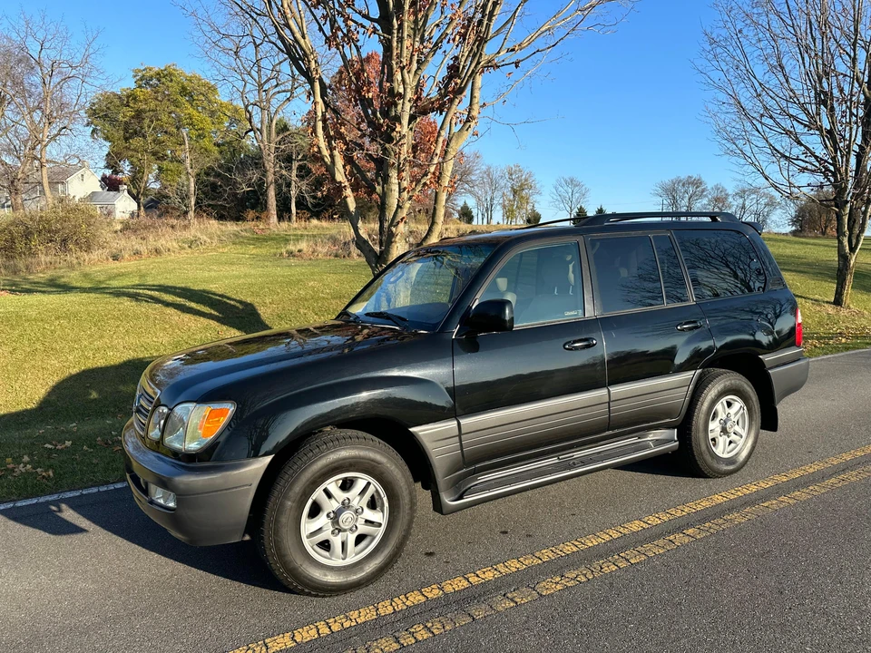 2005 Lexus LX 2nd Gen - Image 13 of 31