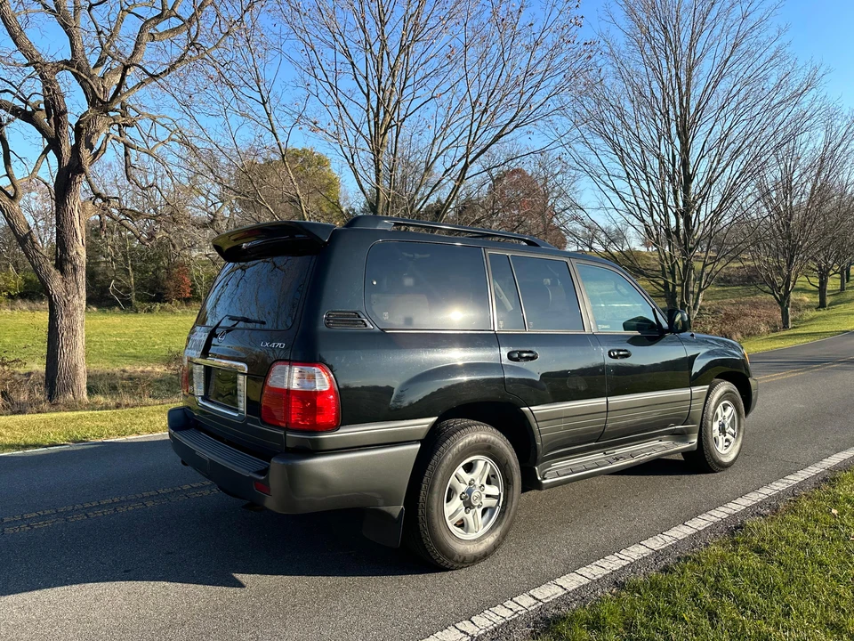 2005 Lexus LX 2nd Gen - Image 27 of 31