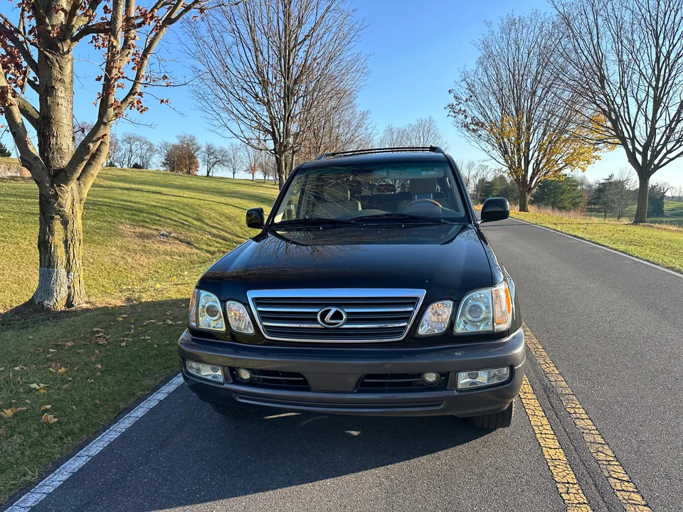 2005 Lexus LX 2nd Gen - Image 6 of 31