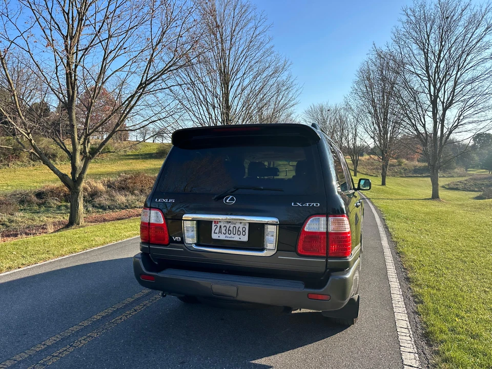 2005 Lexus LX 2nd Gen - Image 20 of 31