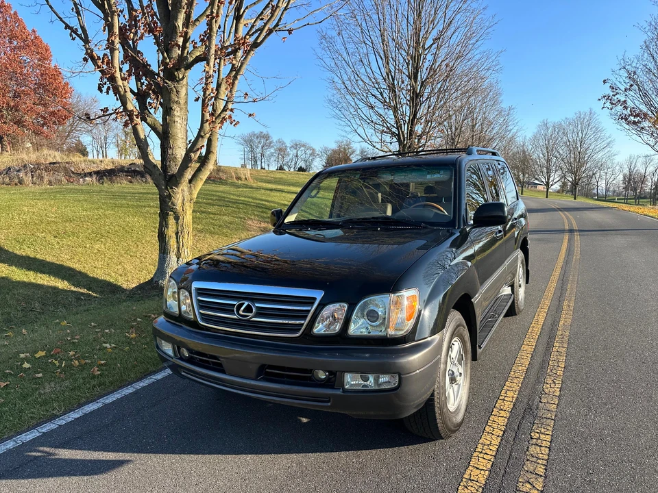 2005 Lexus LX 2nd Gen - Image 8 of 31
