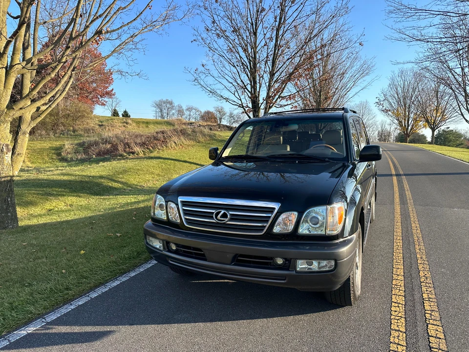 2005 Lexus LX 2nd Gen - Image 7 of 31