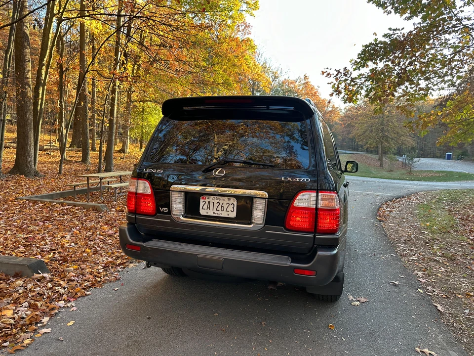 2005 Lexus LX 2nd Gen - Image 21 of 31