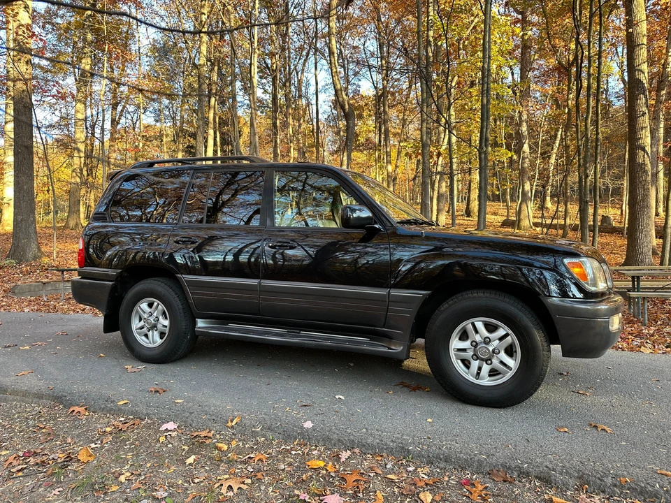 2005 Lexus LX 2nd Gen - Image 30 of 31