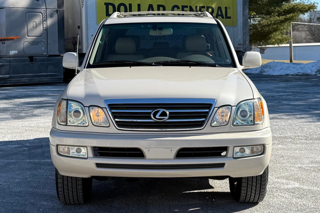 2005 Lexus LX 2nd Gen - Image 2 of 31
