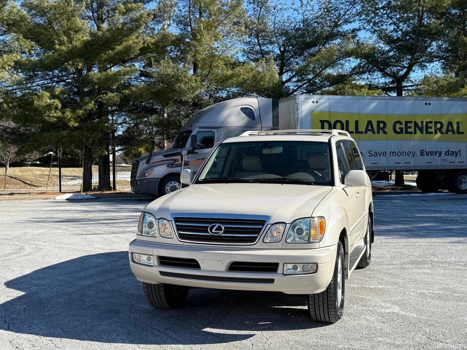 2005 Lexus LX 2nd Gen - Image 7 of 31