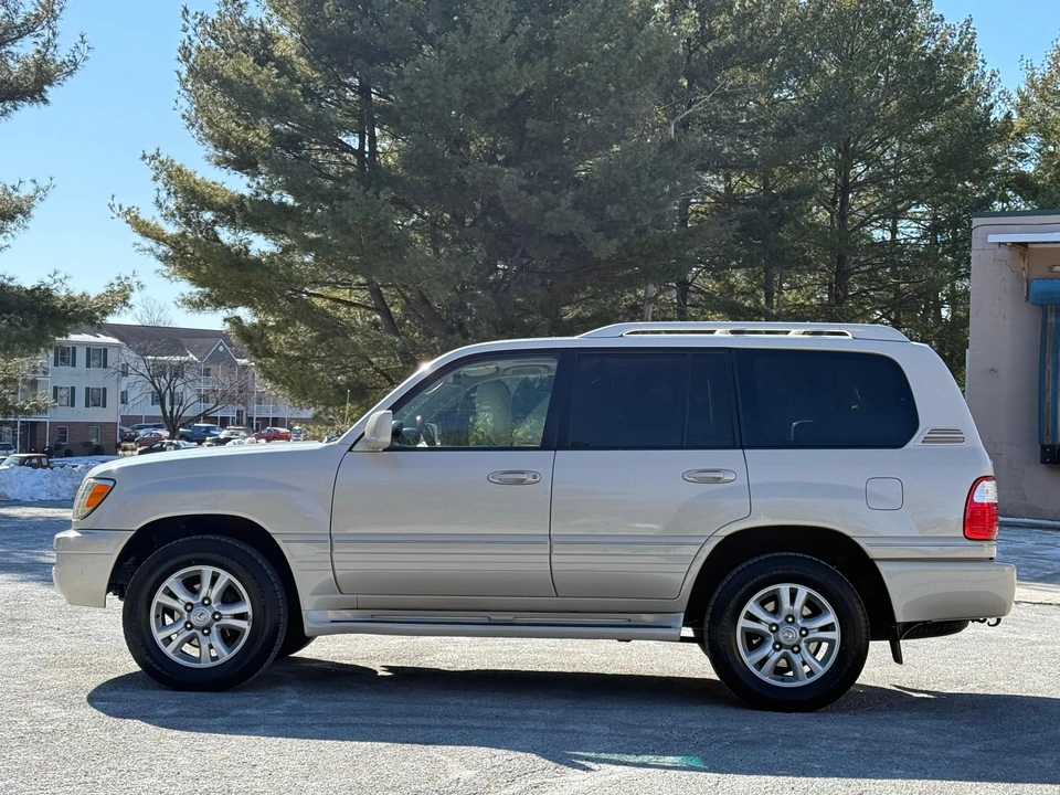 2005 Lexus LX 2nd Gen - Image 13 of 31