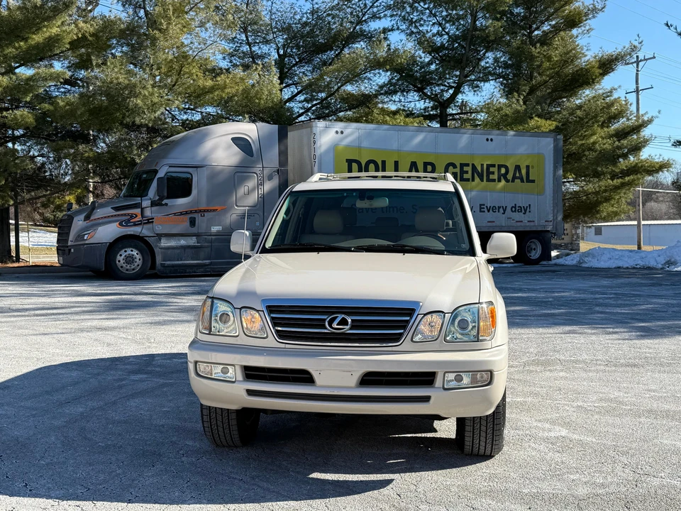 2005 Lexus LX 2nd Gen - Image 6 of 31
