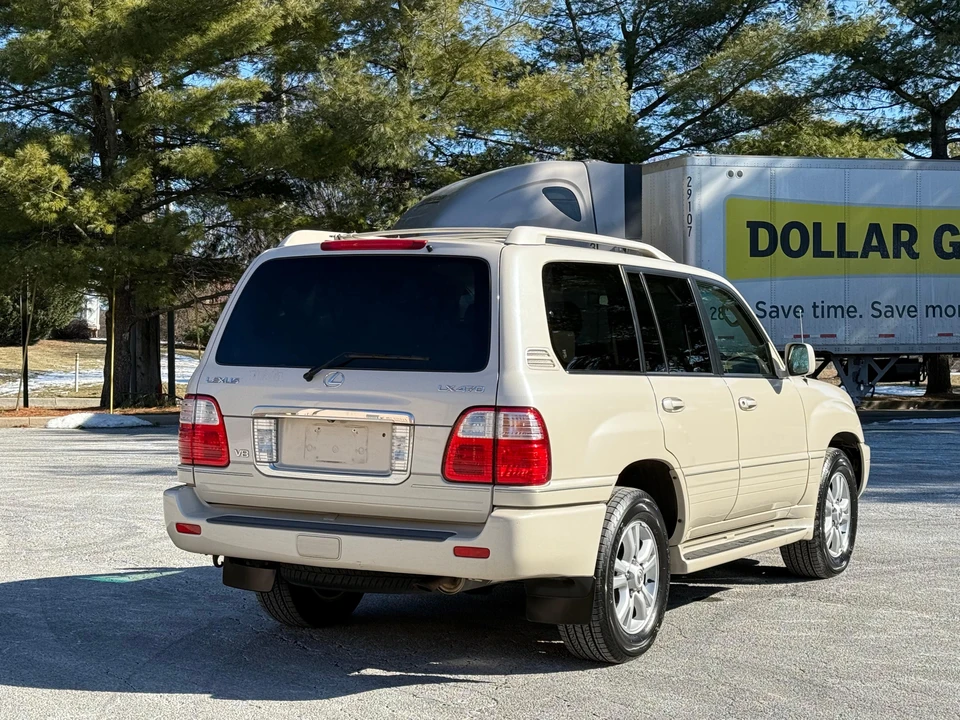2005 Lexus LX 2nd Gen - Image 18 of 31