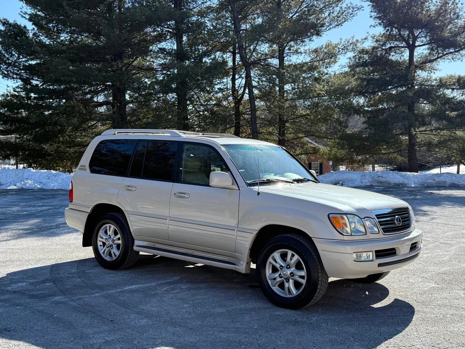2005 Lexus LX 2nd Gen - Image 22 of 31