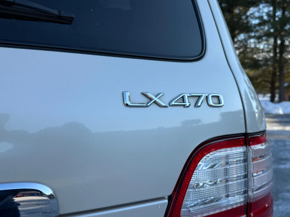 2005 Lexus LX 2nd Gen - Image 29 of 31