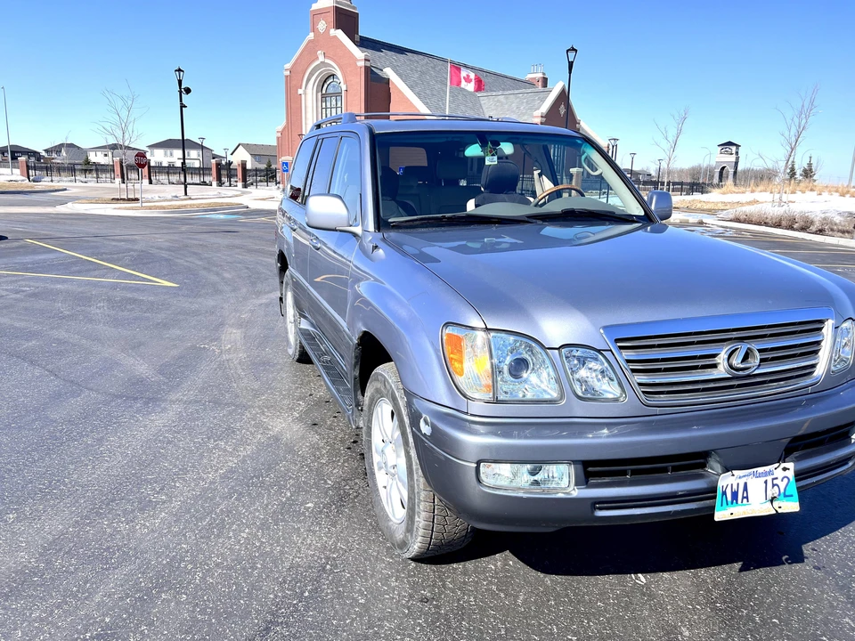 2005 Lexus LX 2nd Gen - Image 13 of 31