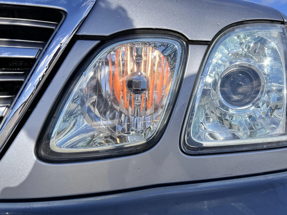 2005 Lexus LX 2nd Gen - Image 21 of 31