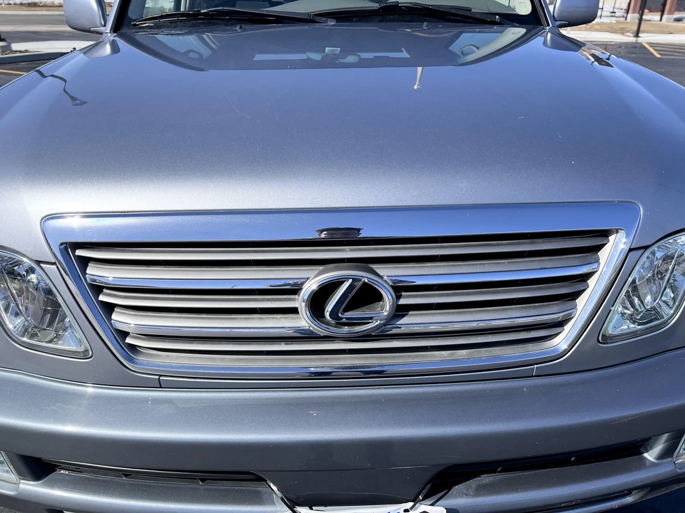 2005 Lexus LX 2nd Gen - Image 17 of 31