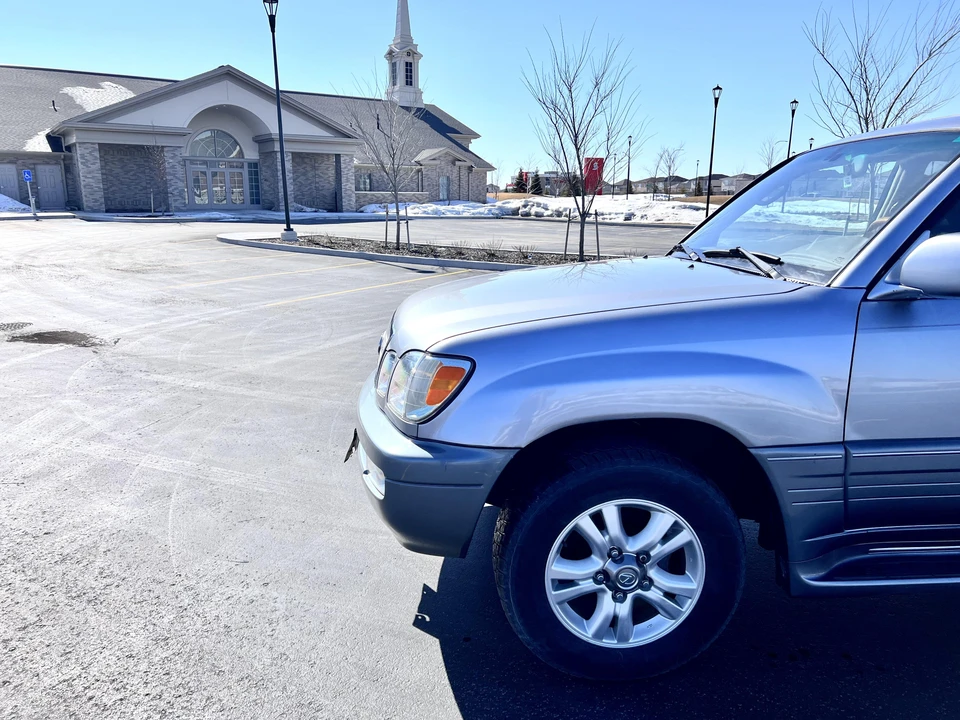 2005 Lexus LX 2nd Gen - Image 24 of 31