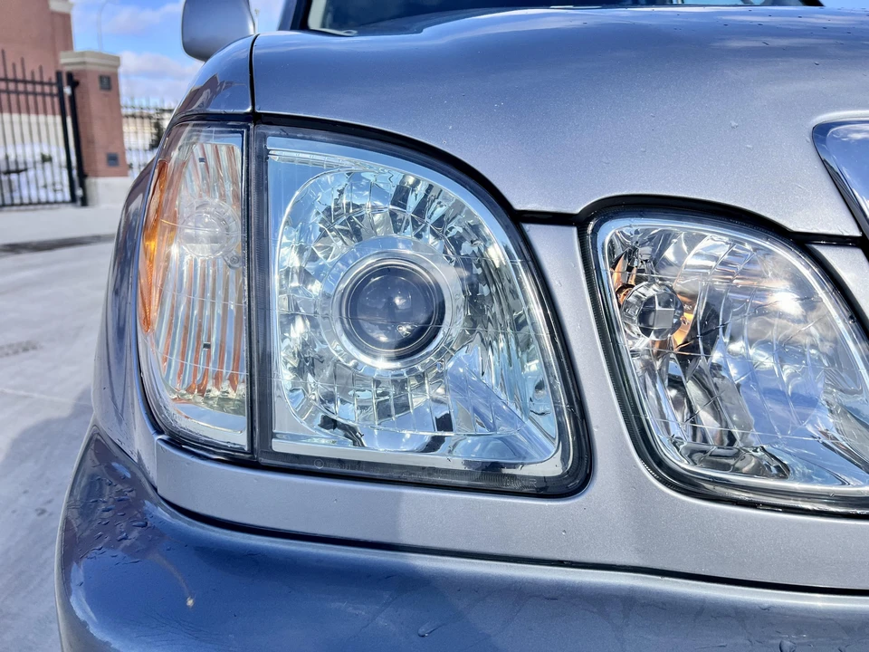 2005 Lexus LX 2nd Gen - Image 16 of 31