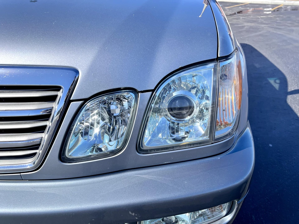 2005 Lexus LX 2nd Gen - Image 19 of 31
