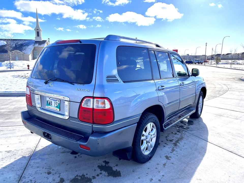 2005 Lexus LX 2nd Gen - Image 11 of 31