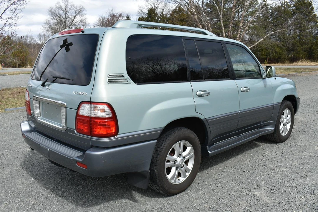 2005 Lexus LX 2nd Gen - Image 4 of 31