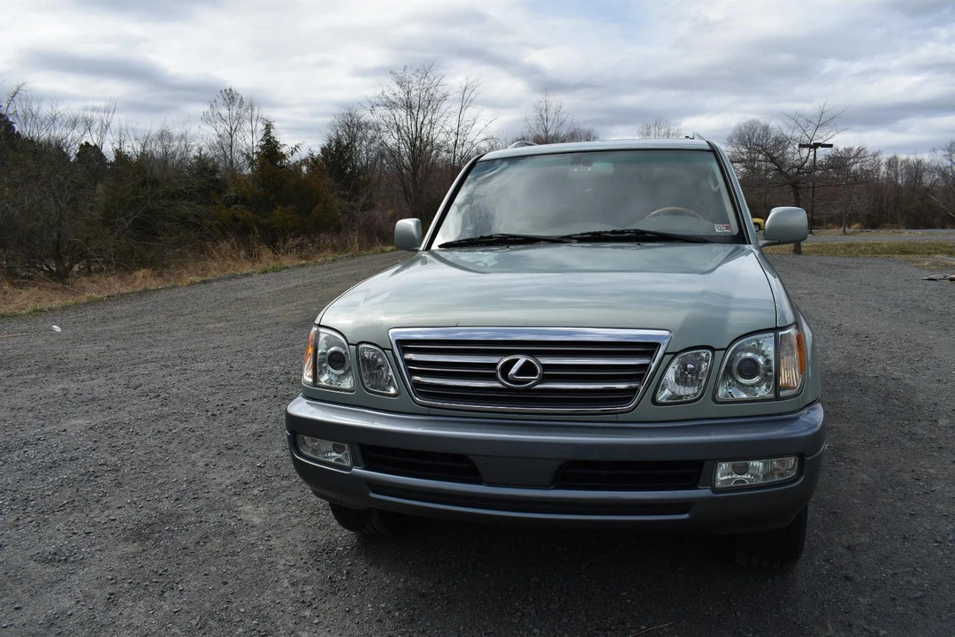2005 Lexus LX 2nd Gen - Image 6 of 31