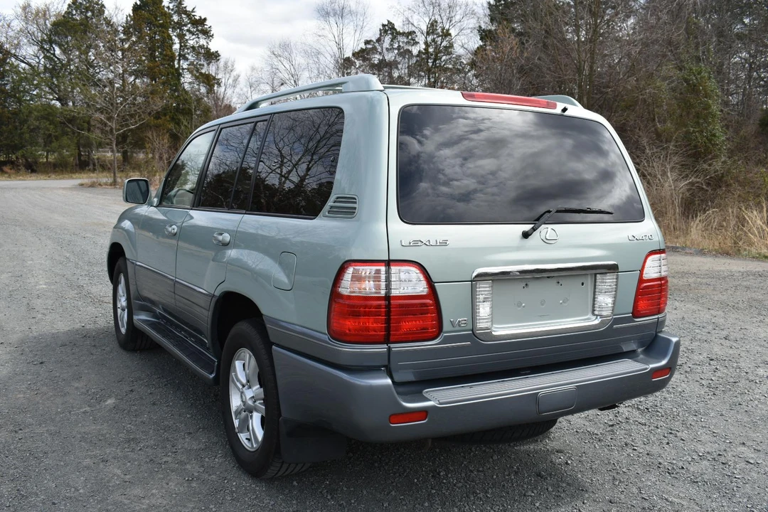 2005 Lexus LX 2nd Gen - Image 14 of 31