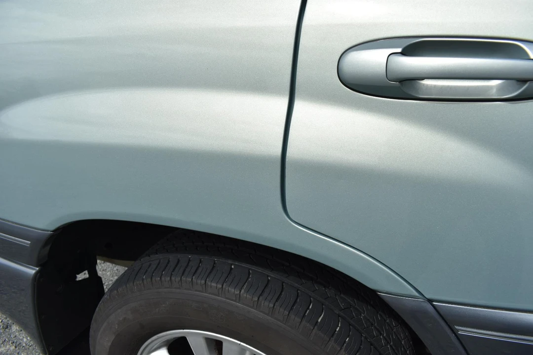 2005 Lexus LX 2nd Gen - Image 17 of 31